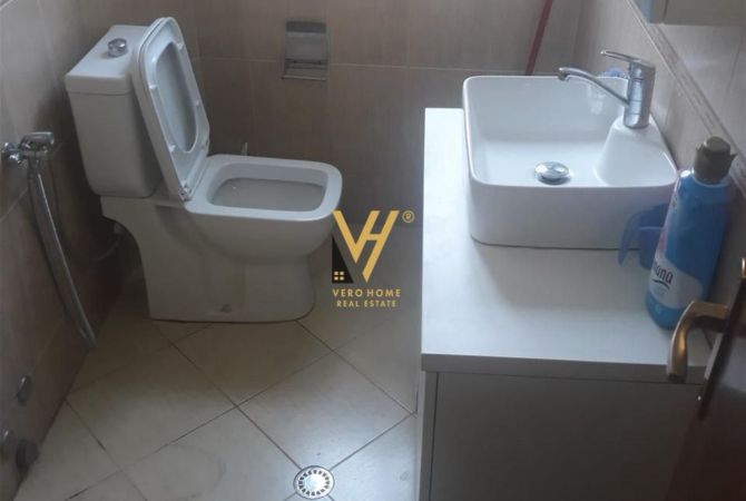 Shtepi ne shitje Apartament ne Tirane, 2+1, Mobilimi E mobiluar, Pagesa 140,000  Euro.