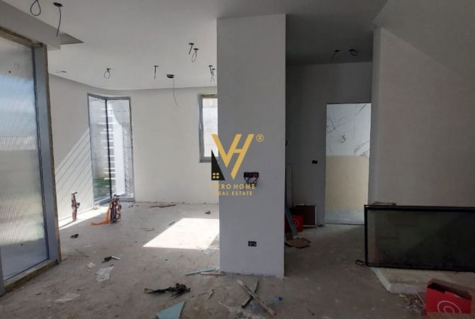 Shtepi ne shitje Vila Luksoze ne Tirane, 5+1, Mobilimi Bosh, pa mobiluar, Pagesa 517,000  Euro.