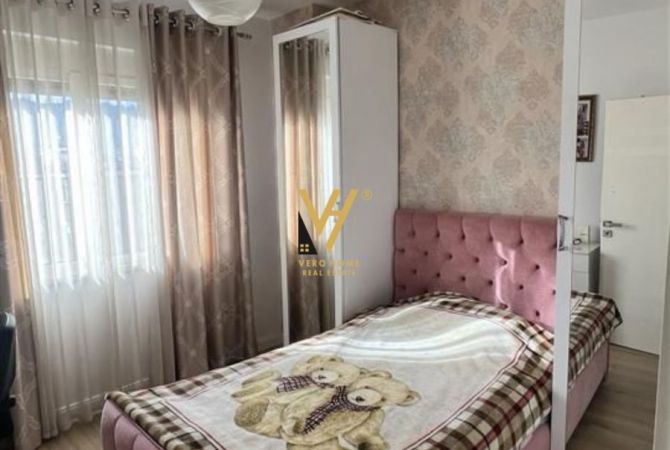 Shtepi me qera Apartament ne Tirane, 3+1, Mobilimi E mobiluar, Pagesa 900  Euro.