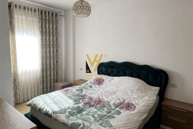 Shtepi me qera Apartament ne Tirane, 3+1, Mobilimi E mobiluar, Pagesa 900  Euro.