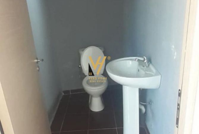 Ambient biznesi me qera 1+1 ne Tirane - 30,000 Leke