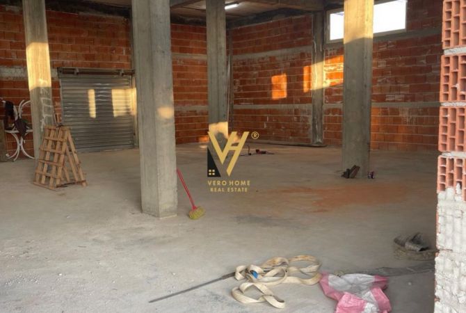 Ambient biznesi me qera 4+1 ne Tirane - 1,500 Euro