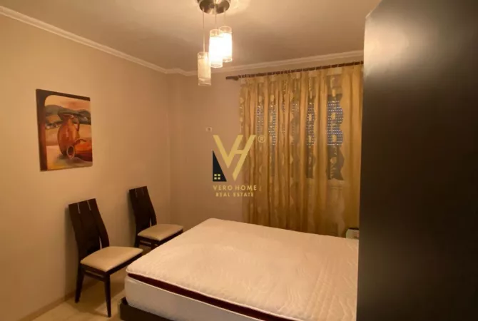 Shtepi ne shitje Apartament ne Tirane, 2+1, Mobilimi E mobiluar, Pagesa 175,000  Euro.