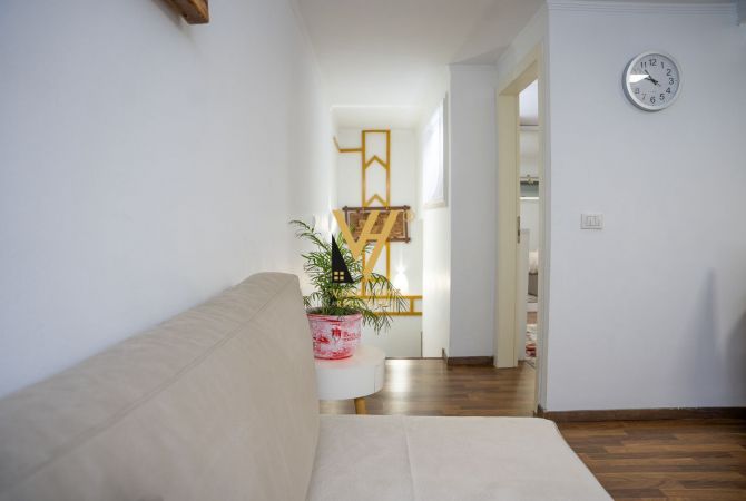 Shtepi me qera Apartament ne Tirane, 1+1, Mobilimi E mobiluar, Pagesa 600  Euro.