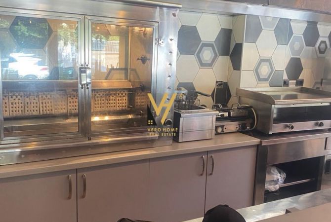 Ambiente Commerciale in Affitto 1+1 a Tirana - 1,200 Euro