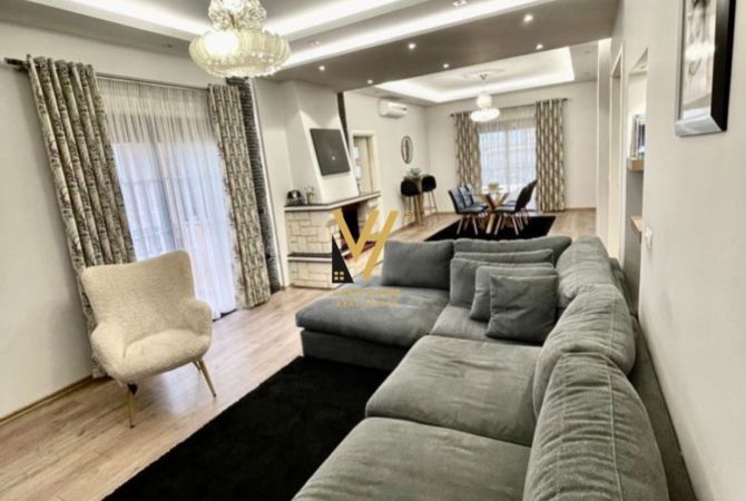 Shtepi me qera Vila Luksoze ne Tirane, 7+1, Mobilimi E mobiluar, Pagesa 5,000  Euro.