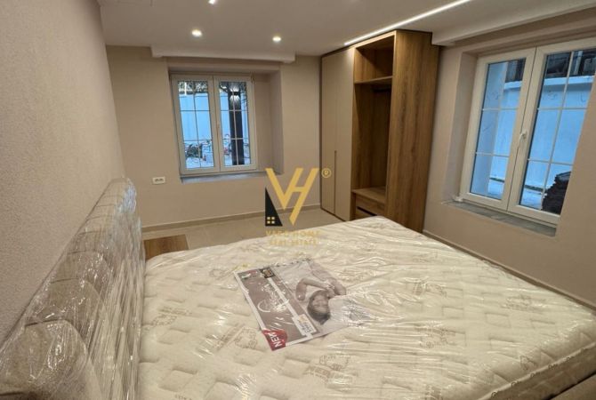 Shtepi me qera Apartament ne Tirane, 1+1, Mobilimi E mobiluar, Pagesa 700  Euro.