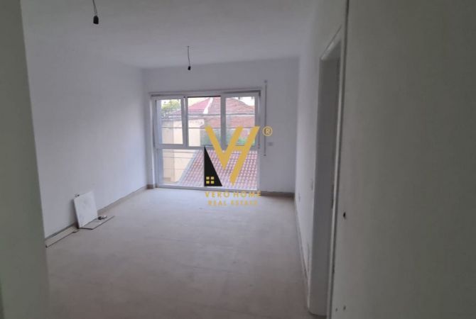 Ambjent biznesi me qera 3+1 ne Tirane - 40,000 Leke