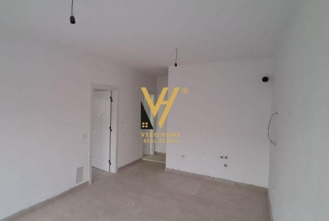 Ambjent biznesi me qera 3+1 ne Tirane - 40,000 Leke