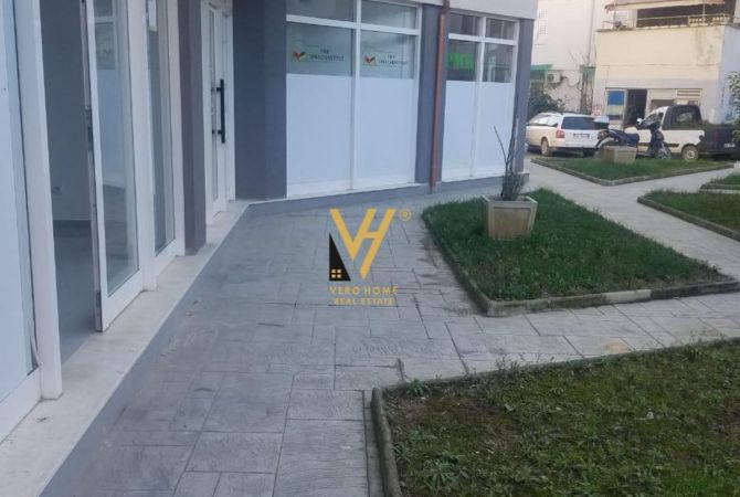 Ambiente Commerciale in Affitto 1+1 a Tirana - 400 Euro