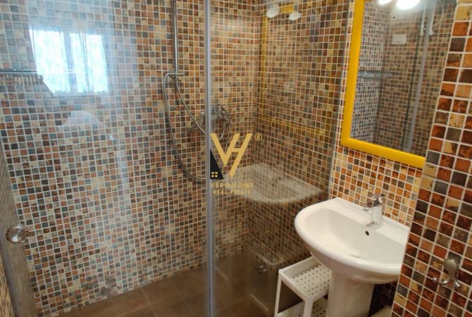 Shtepi me qera Apartament ne Tirane, 2+1, Mobilimi E mobiluar, Pagesa 1,000  Euro.