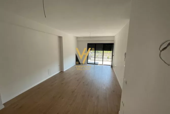 Ambient biznesi me qera 3+1 ne Tirane - 850 Euro