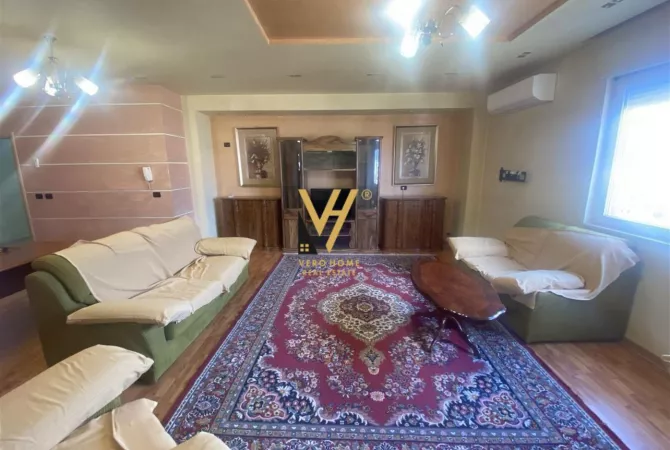 Shtepi me qera Apartament ne Tirane, 3+1, Mobilimi E mobiluar, Pagesa 800  Euro.