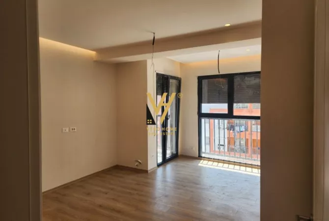 Ambient biznesi me qera 3+1 ne Tirane - 500 Euro