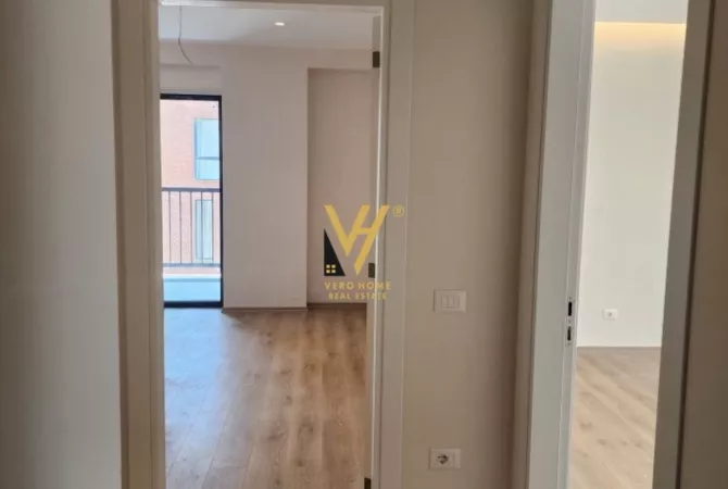 JEPET AMBIENT 92 M2 ME QERA TE BULEVARDI I RI 500 EURO