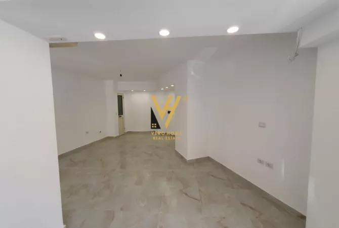 Ambjent biznesi me qera 1+1 ne Tirane - 70,000 Leke