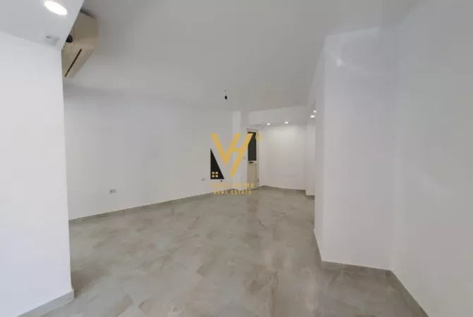Ambjent biznesi me qera 1+1 ne Tirane - 70,000 Leke