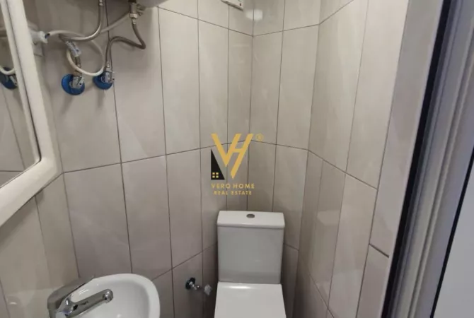 Ambjent biznesi me qera 1+1 ne Tirane - 70,000 Leke