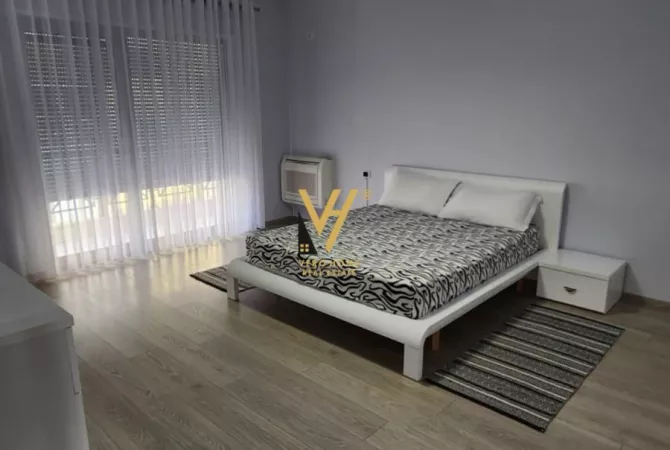 Shtepi me qera Apartament ne Tirane, 3+1, Mobilimi E mobiluar, Pagesa 1,500  Euro.