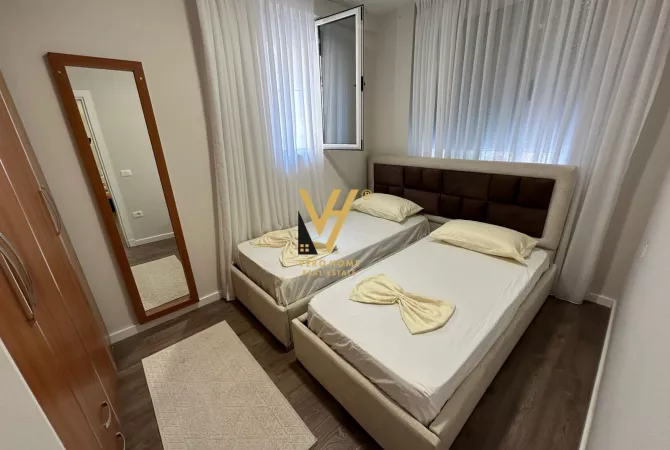 Shtepi ne shitje Apartament ne Tirane, 2+1, Mobilimi E mobiluar, Pagesa 179,000  Euro.