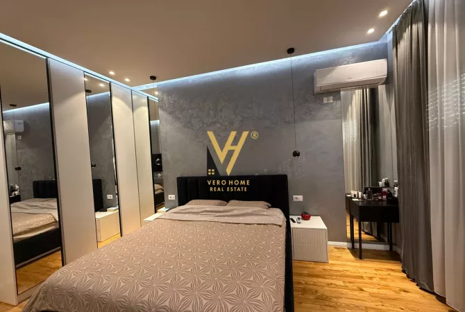 Shtepi ne shitje Apartament ne Tirane, 2+1, Mobilimi E mobiluar, Pagesa 300,000  Euro.