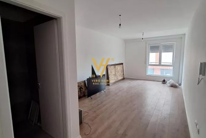 Ambient biznesi me qera 3+1 ne Tirane - 60,000 Leke