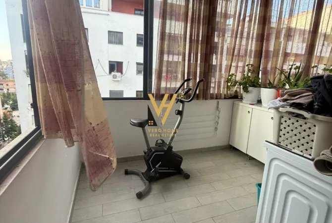 Shtepi me qera Apartament ne Tirane, 2+1, Mobilimi E mobiluar, Pagesa 50,000  Leke.
