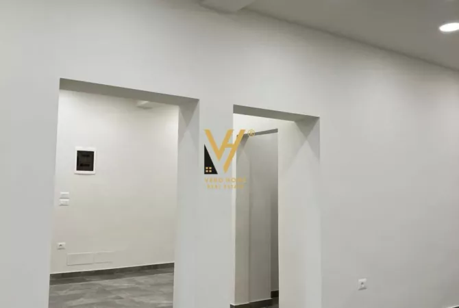 Ambiente Commerciale in Affitto 1+1 a Tirana - 525,000 Euro