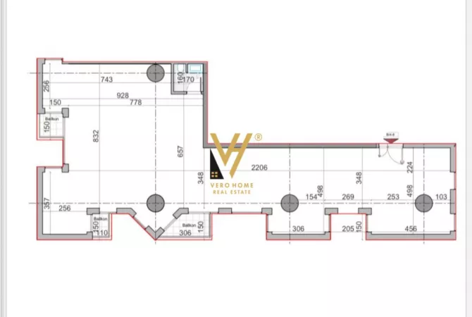 Ambiente Commerciale in Vendita 3+1 a Tirana - 644,000 Euro
