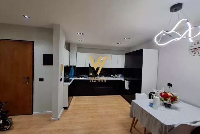 Shtepi me qera Apartament ne Tirane, 2+1, Mobilimi E mobiluar, Pagesa 800  Euro.