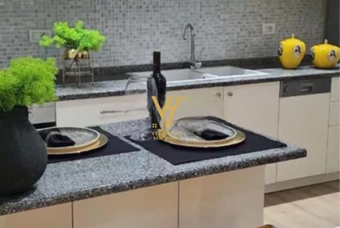 Shtepi ne shitje Apartament ne Tirane, 1+1, Mobilimi E mobiluar, Pagesa 200,000  Euro.