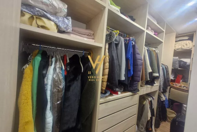 Shtepi ne shitje Apartament ne Tirane, 2+1, Mobilimi E mobiluar, Pagesa 210,000  Euro.