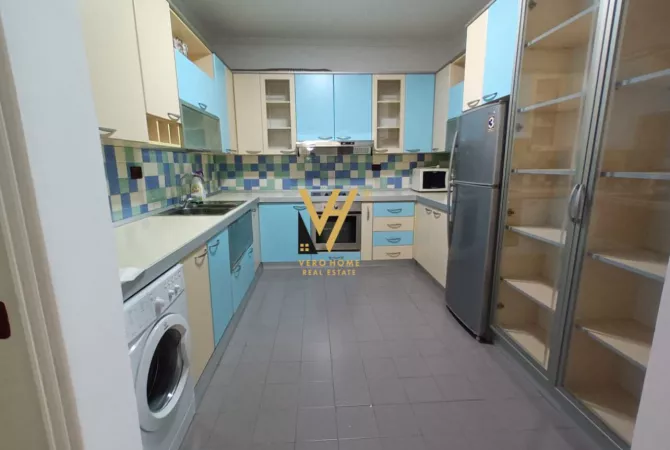 Shtepi ne shitje Apartament ne Tirane, 2+1, Mobilimi E mobiluar, Pagesa 225,000  Euro.