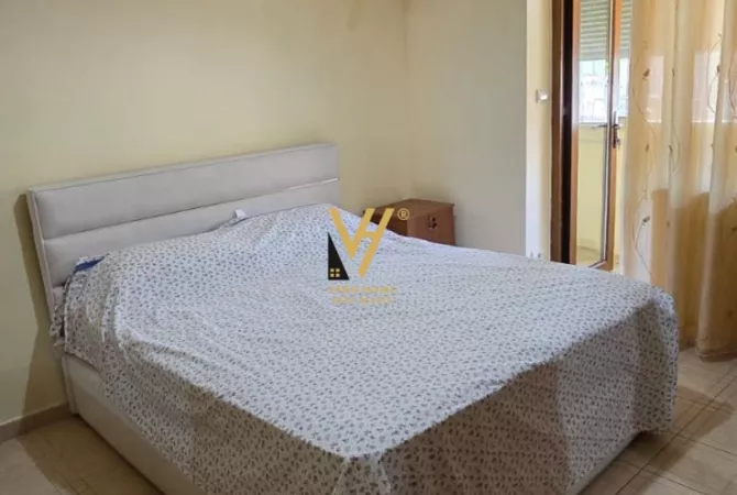Shtepi ne shitje Apartament ne Tirane, 2+1, Mobilimi E mobiluar, Pagesa 195,000  Euro.