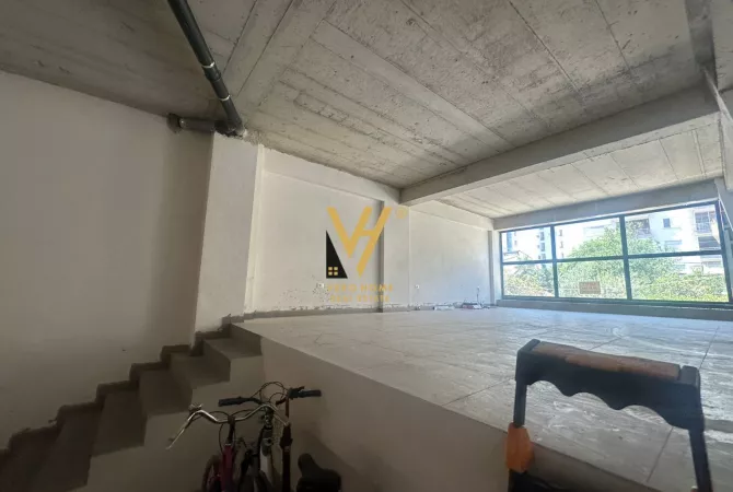 Ambjent biznesi me qera 1+1 ne Tirane - 2,000 Euro