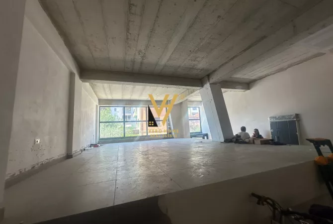 Ambjent biznesi me qera 1+1 ne Tirane - 2,000 Euro