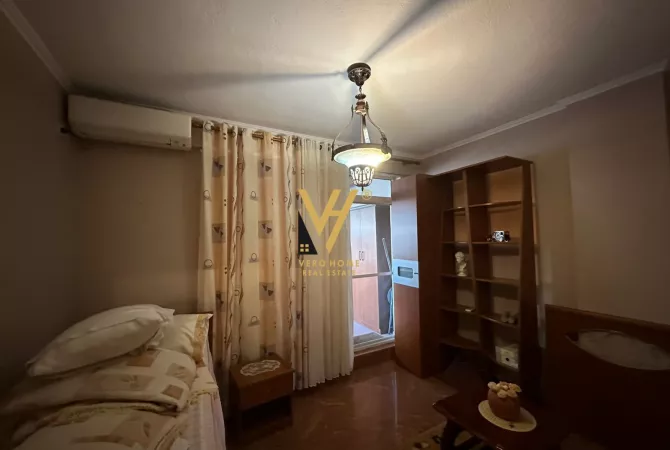 Shtepi me qera Apartament ne Tirane, 2+1, Mobilimi E mobiluar, Pagesa 80,000  Leke.
