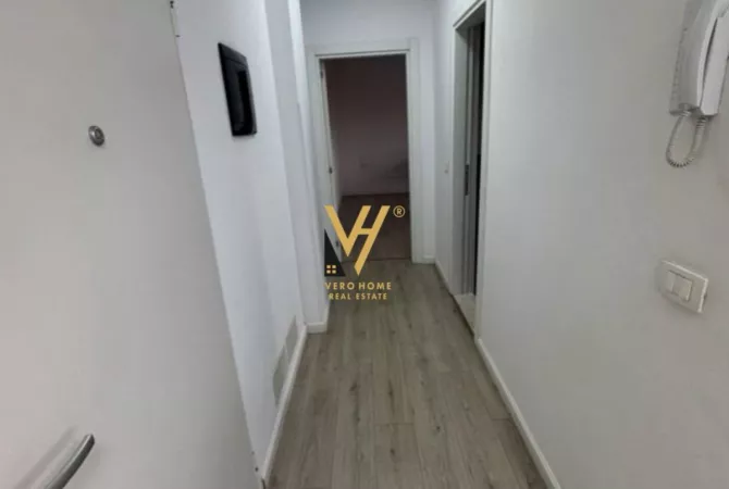 JEPET ZYRE 107 M2 ME QIRA TE RRUGA E ELBASANIT 900 EURO