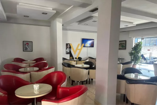 Ambiente Commerciale in Affitto 1+1 a Tirana - 1,500 Euro