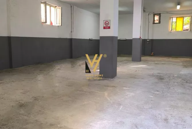 Ambjent biznesi me qera 4+1 ne Tirane - 1,700 Euro