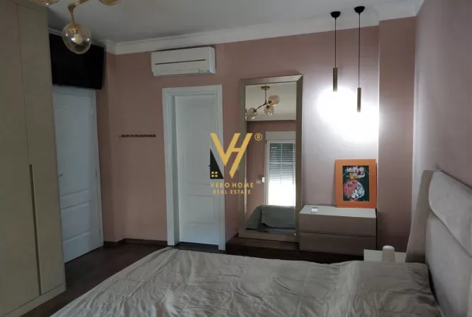 Shtepi me qera Apartament ne Tirane, 2+1, Mobilimi E mobiluar, Pagesa 1,100  Euro.