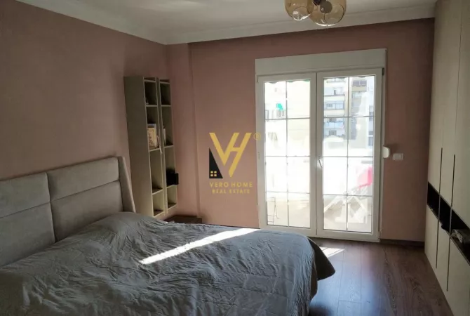 Shtepi me qera Apartament ne Tirane, 2+1, Mobilimi E mobiluar, Pagesa 1,100  Euro.