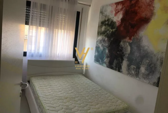 Shtepi me qera Apartament ne Tirane, 2+1, Mobilimi E mobiluar, Pagesa 1,000  Euro.