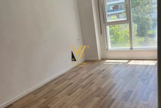 Ambjent biznesi me qera 3+1 ne Tirane - 600 Euro