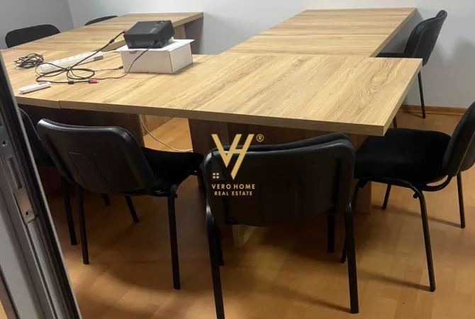 Ambjent biznesi me qera 3+1 ne Tirane - 1,000 Euro