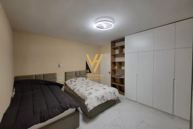 Shtepi me qera Apartament ne Tirane, 3+1, Mobilimi E mobiluar, Pagesa 700  Euro.