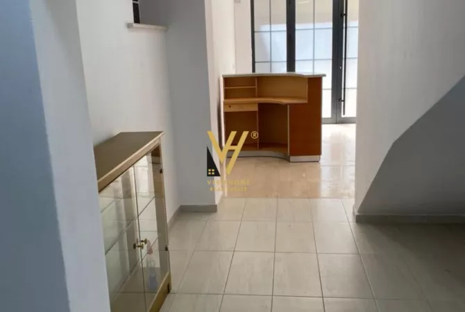 Ambient biznesi me qera 3+1 ne Tirane - 1,500 Euro