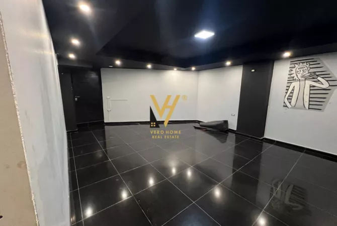 JEPET AMBIENT BIZNESI 150 M2 ME QERA 5 MAJI 800 EURO