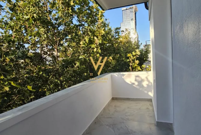 Shtepi ne shitje Apartament ne Tirane, 2+1, Mobilimi Bosh, pa mobiluar, Pagesa 173,000  Euro.