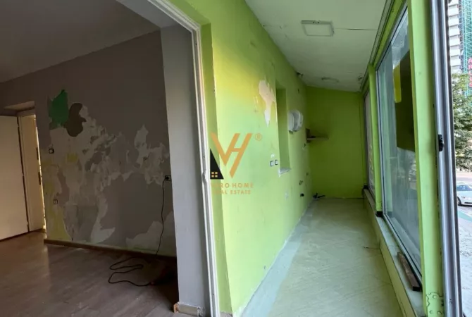 Ambiente Commerciale in Affitto 3+1 a Tirana - 750 Euro